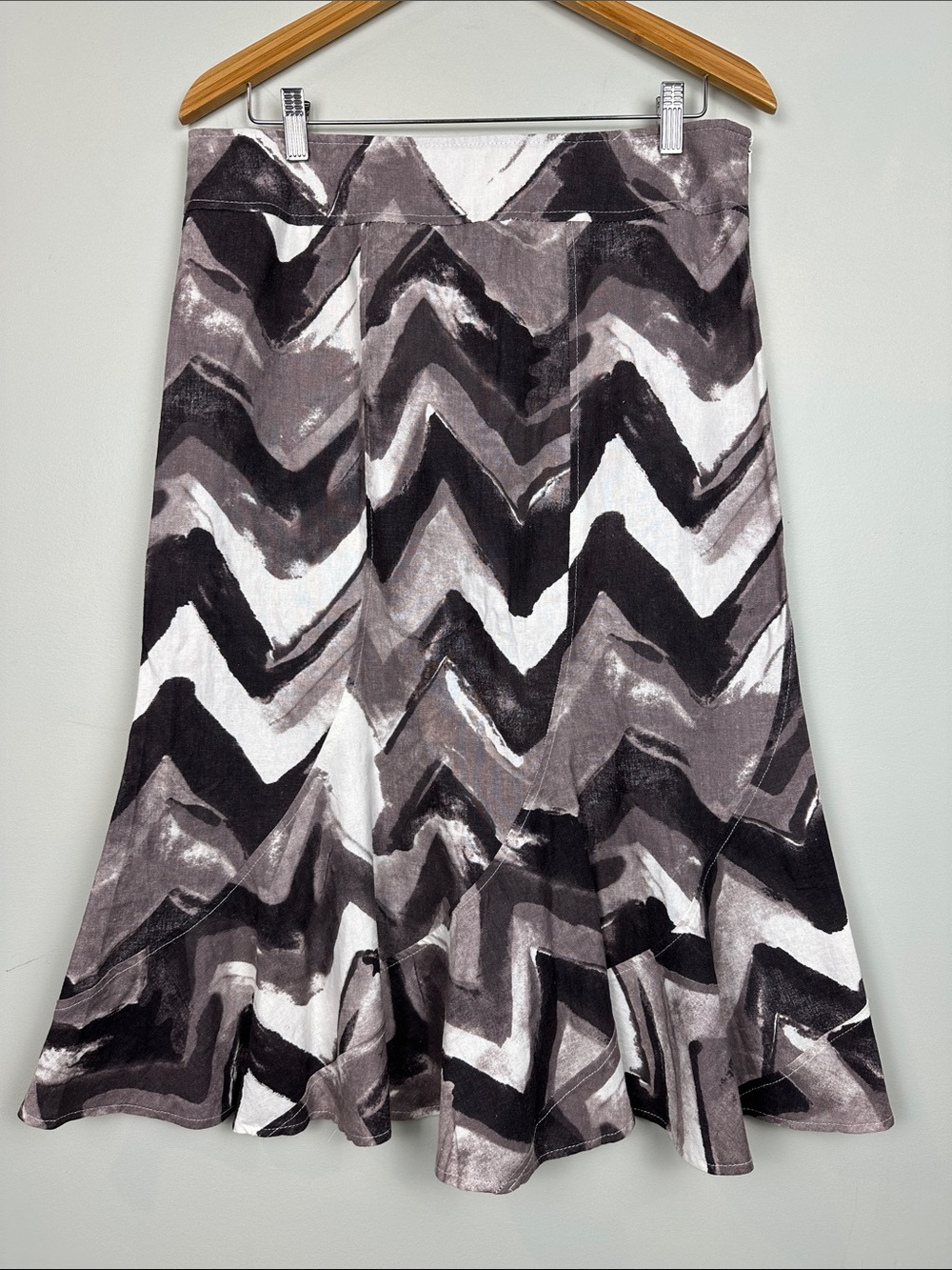 95. chapter one linen rayon miniskirt a line, black white gray.
